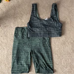 Safari Crocodile 🐊 Fabletics Set!